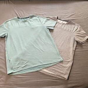 Bundle of Luxe t-shirt’s men's sz medium